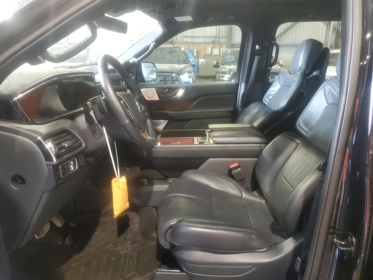 2024 Lincoln Navigator L Reserve VIN: 5LMJJ3LG5REL07670 Lot: 71160535