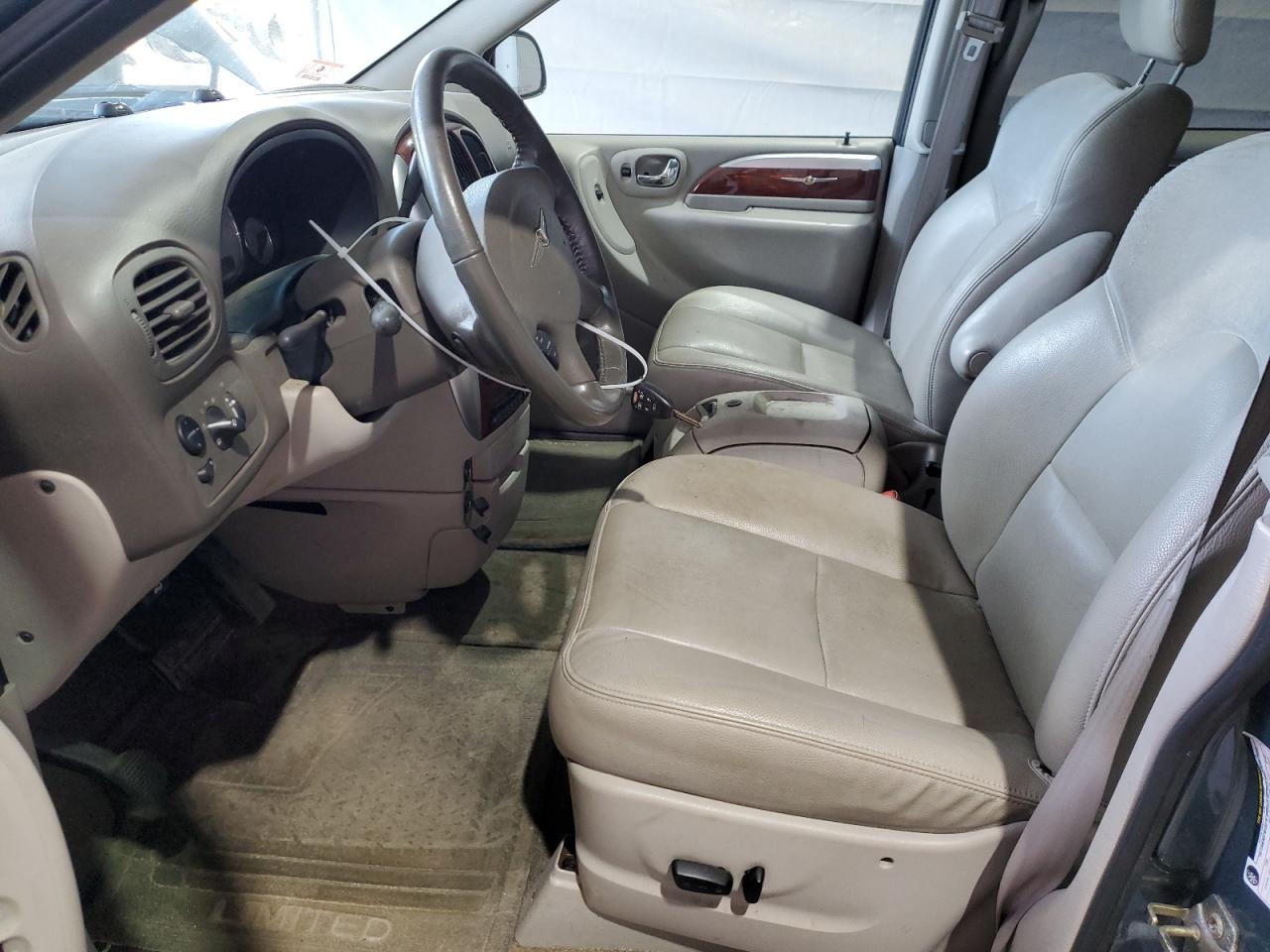 2005 Chrysler Town & Country Limited VIN: 2C8GP64L15R193031 Lot: 80980765