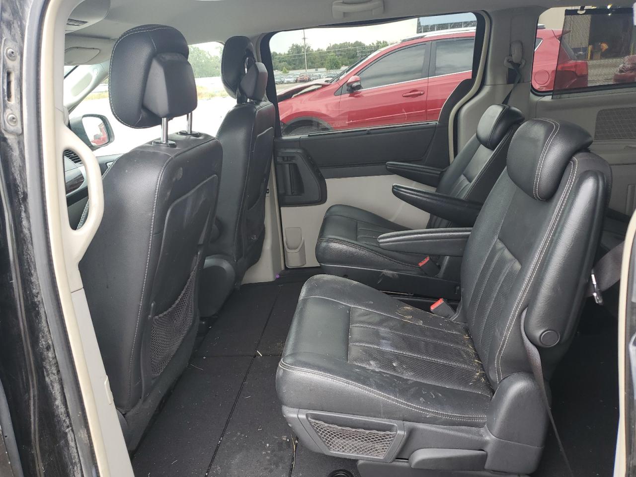 2010 Chrysler Town & Country Touring Plus VIN: 2A4RR8D15AR393736 Lot: 81269565