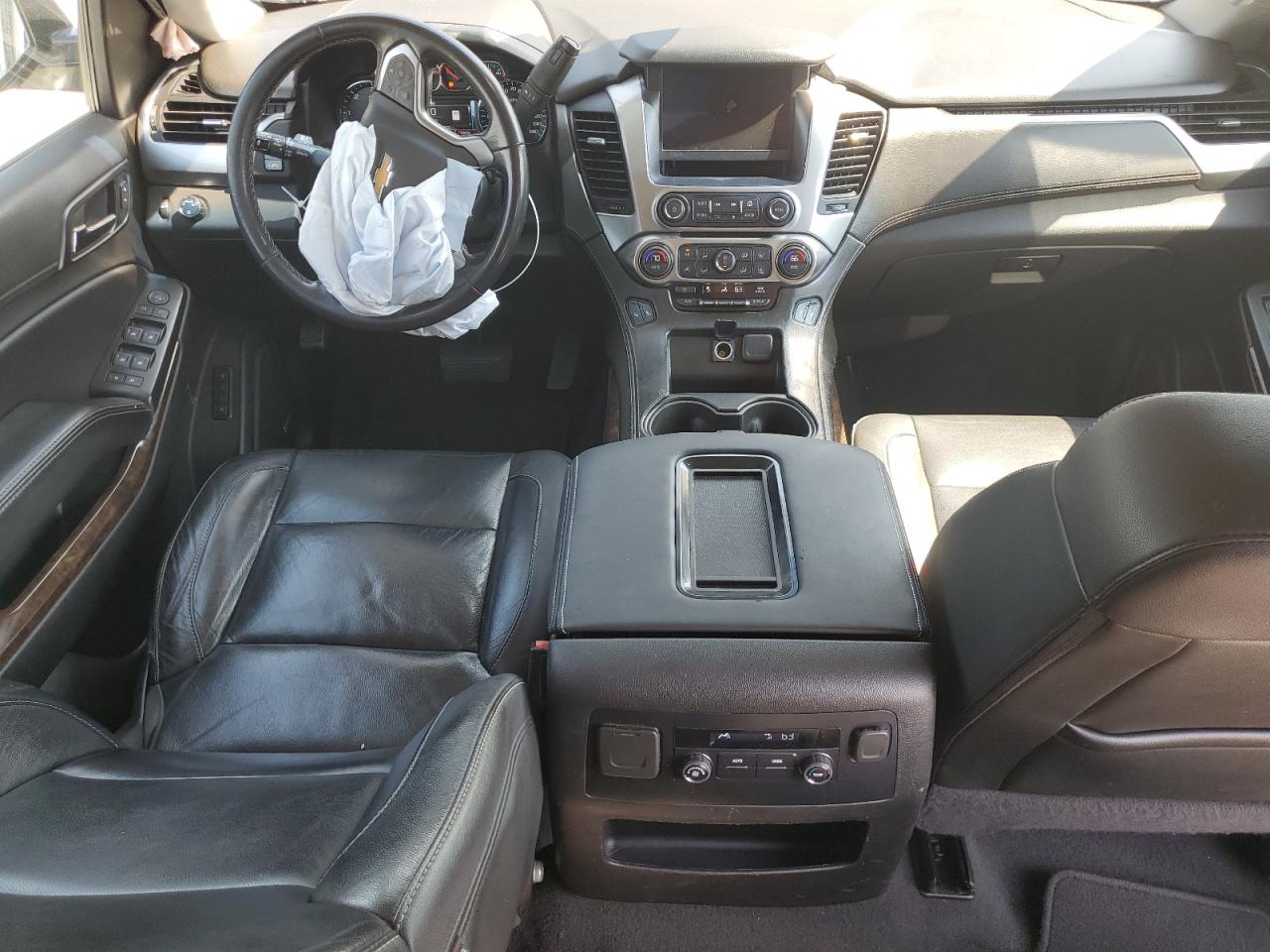 2020 Chevrolet Suburban C1500 Lt VIN: 1GNSCHKC1LR302247 Lot: 82141855