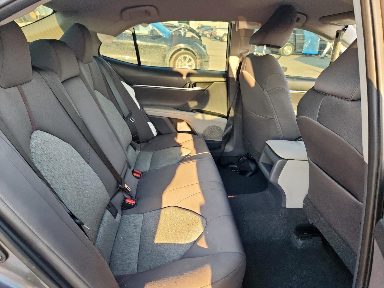 2018 Toyota Camry L VIN: 4T1B11HK7JU086253 Lot: 80956395