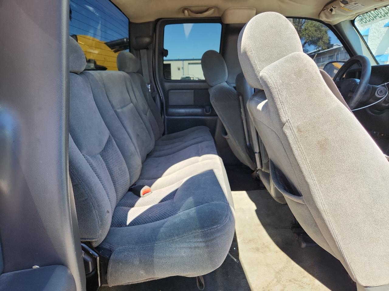 2004 Chevrolet Silverado C1500 VIN: 2GCEC19V141191925 Lot: 84394835