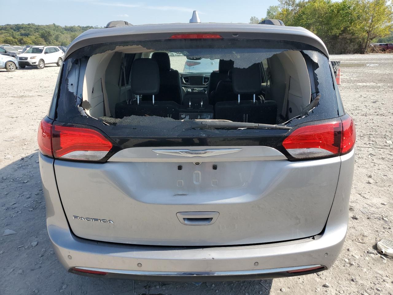 2017 Chrysler Pacifica Touring L VIN: 2C4RC1BG2HR540479 Lot: 89736255