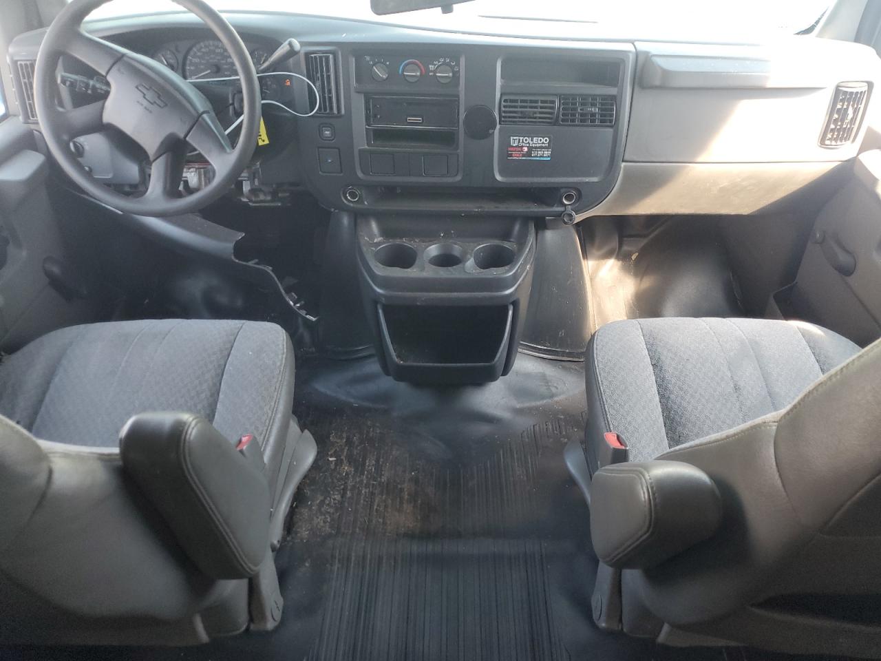 2004 Chevrolet Express G1500 VIN: 1GCFG15X341157958 Lot: 71131385