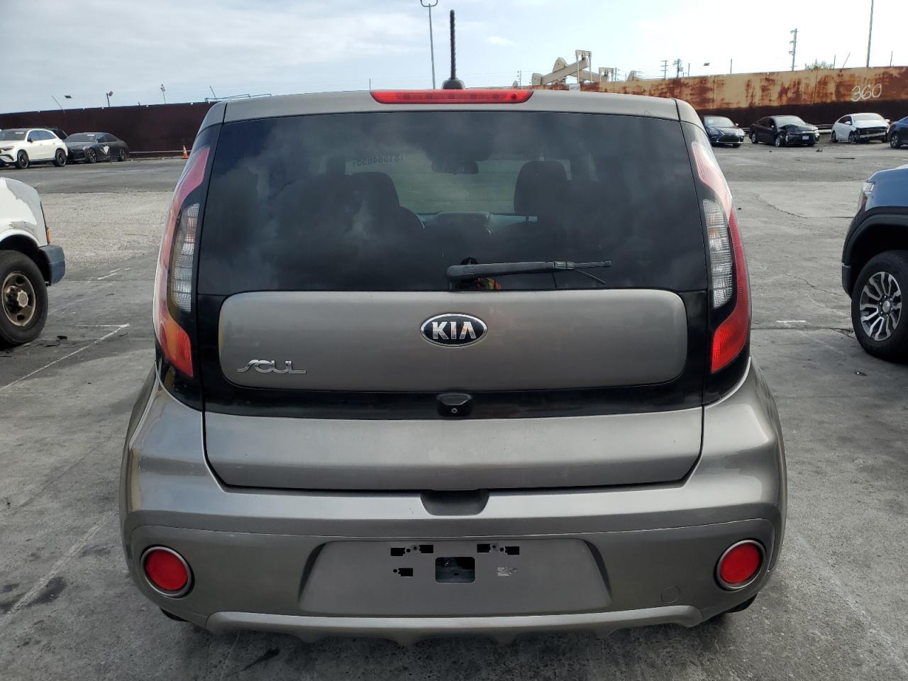 2018 Kia Soul + VIN: KNDJP3A52J7529311 Lot: 81884655