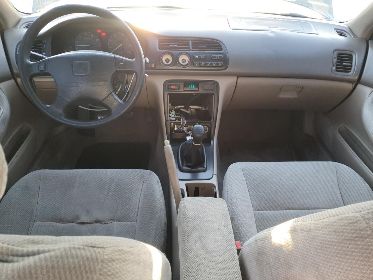 1996 Honda Accord Lx VIN: 1HGCD5534TA248317 Lot: 80401635