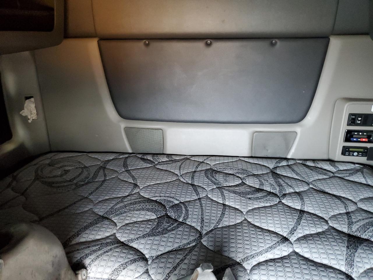 2020 International Lt625 Semi Truck VIN: 3HSDZAPR6LN883820 Lot: 70350255