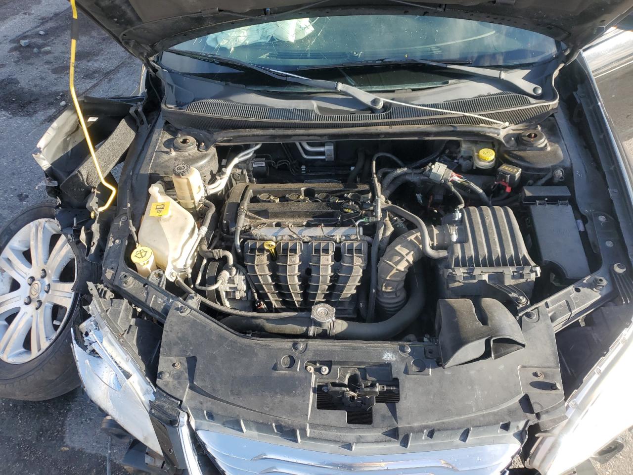 2011 Chrysler 200 Touring VIN: 1C3BC2EB3BN614198 Lot: 84404375