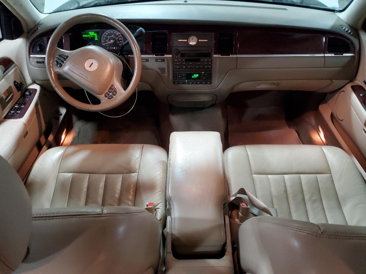 2004 Lincoln Town Car Executive VIN: 1LNHM81W14Y663377 Lot: 82128035