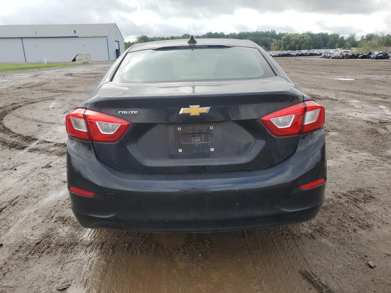 2018 Chevrolet Cruze Ls VIN: 1G1BC5SM8J7237429 Lot: 82156305