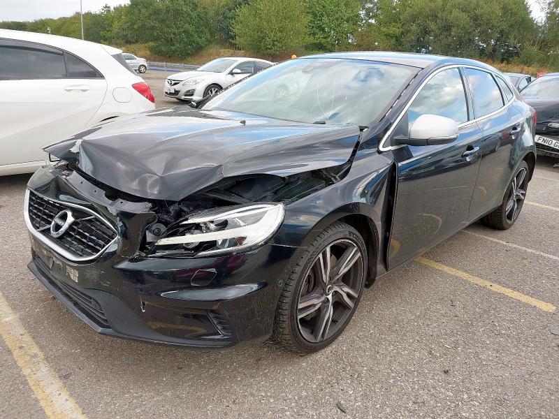 VOLVO V40 2018