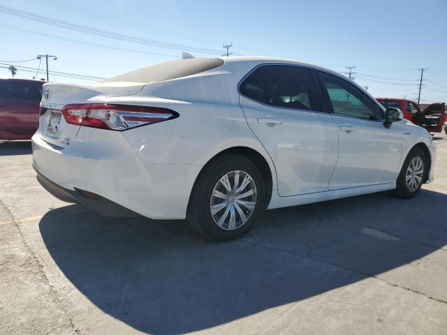  TOYOTA CAMRY 2020 Белы
