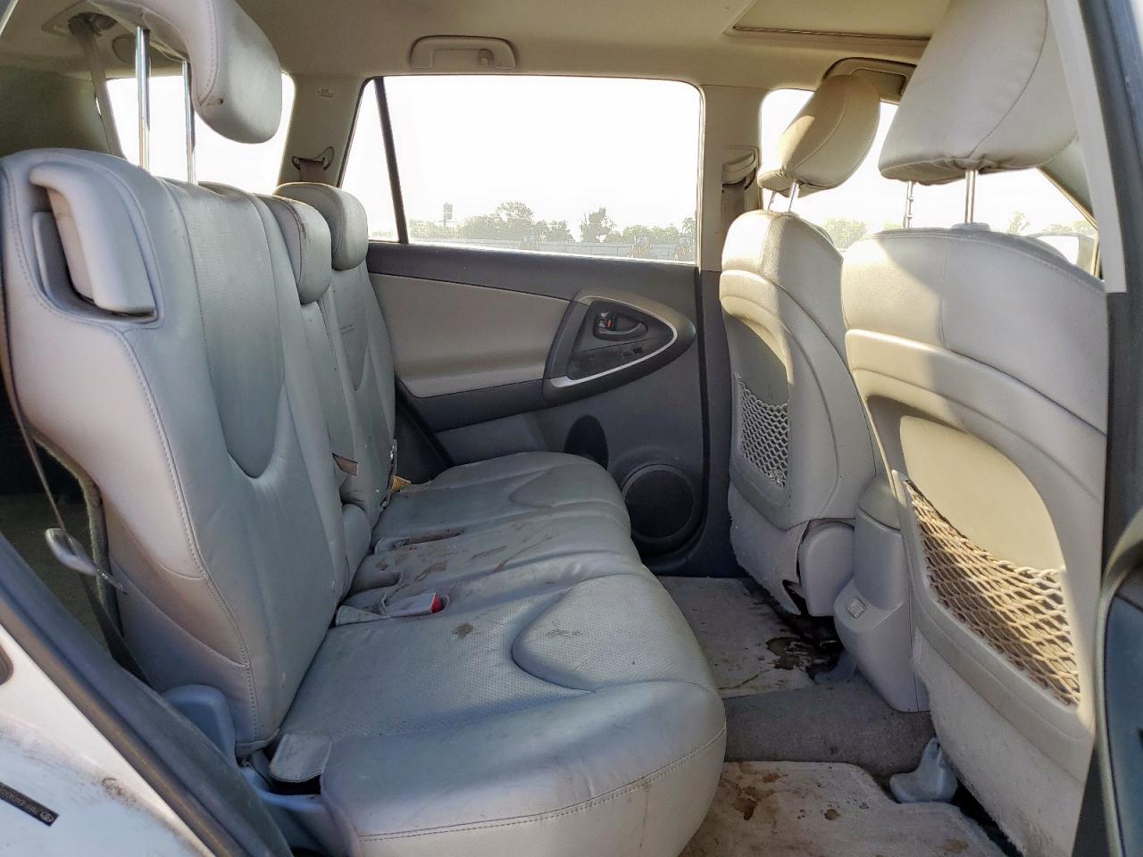2010 Toyota Rav4 Limited VIN: JTMYF4DV0AD026915 Lot: 84701515