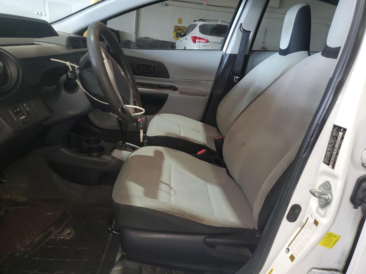 2012 Toyota Prius C VIN: JTDKDTB32C1022926 Lot: 81757815