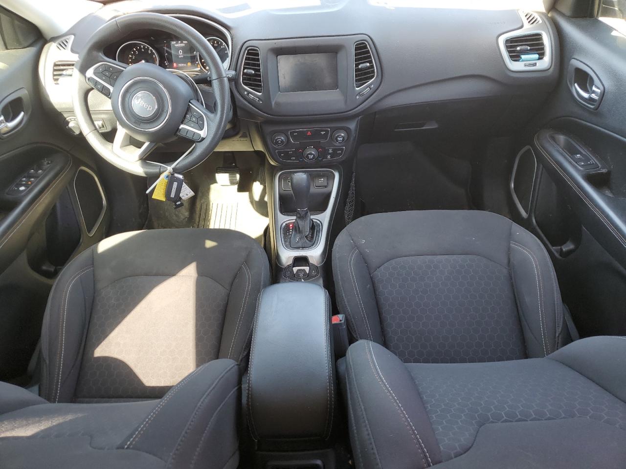 2019 Jeep Compass Sport VIN: 3C4NJCAB5KT676552 Lot: 83973435