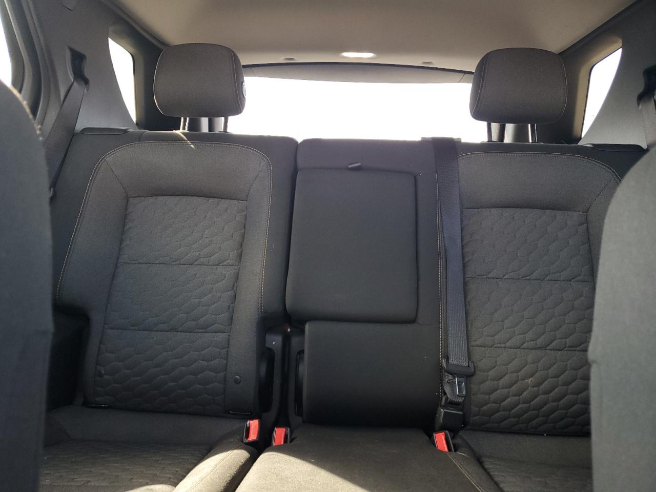 2018 Chevrolet Equinox Lt VIN: 2GNAXJEV1J6106337 Lot: 71737435