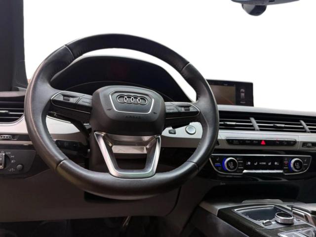  AUDI Q7 2018 Черный
