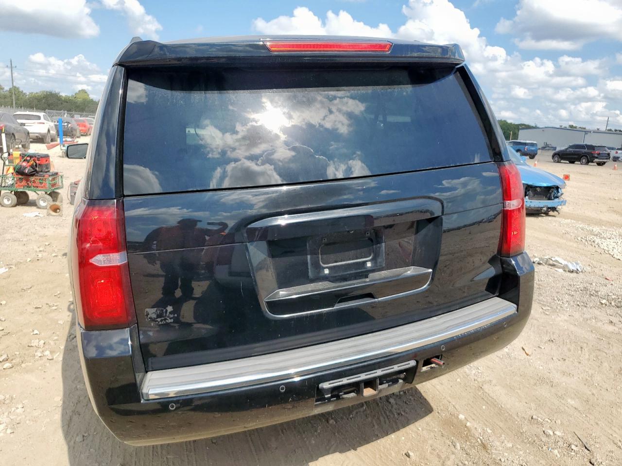 2015 Chevrolet Suburban K1500 Ltz VIN: 1GNSKKKC8FR165831 Lot: 81661365