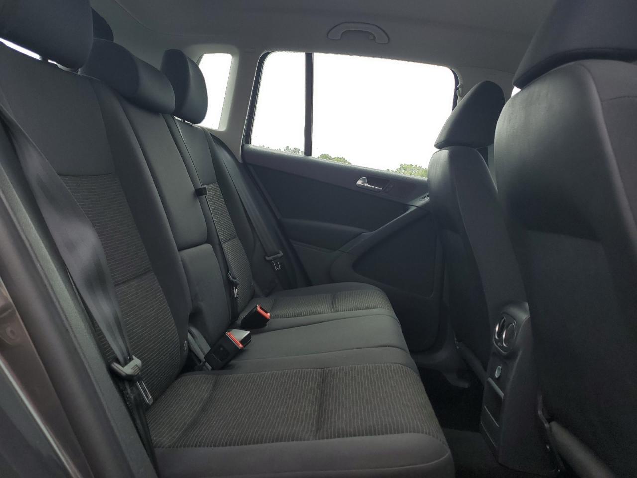 2015 Volkswagen Tiguan S VIN: WVGBV7AXXFW589493 Lot: 81699815