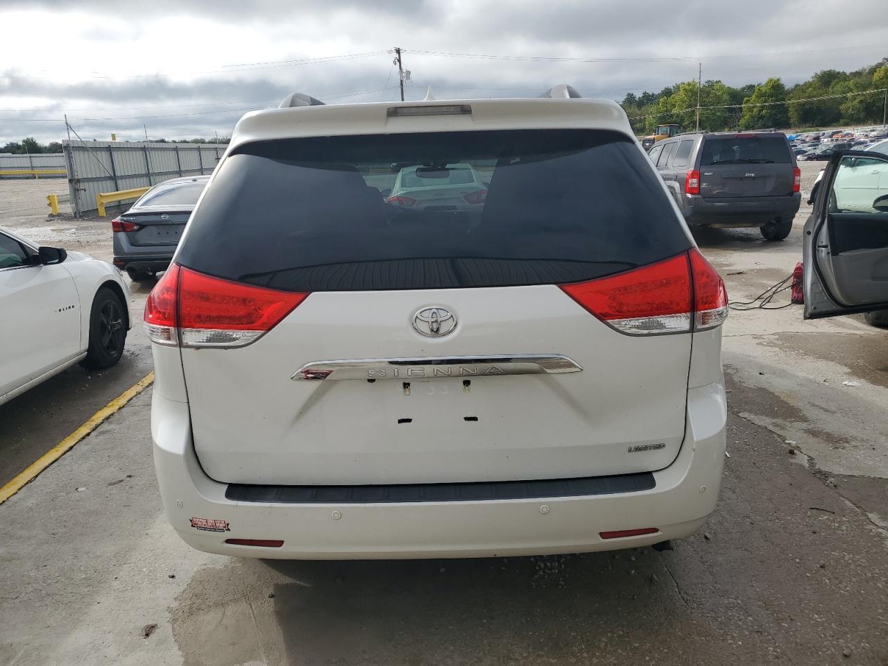 2014 Toyota Sienna Xle VIN: 5TDYK3DC5ES482505 Lot: 83953625