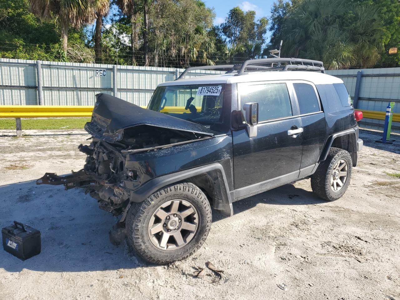 TOYOTA FJ CRUISER 2014. Lot# 86786875. VIN JTEZU4BF6EK013735. Photo 1