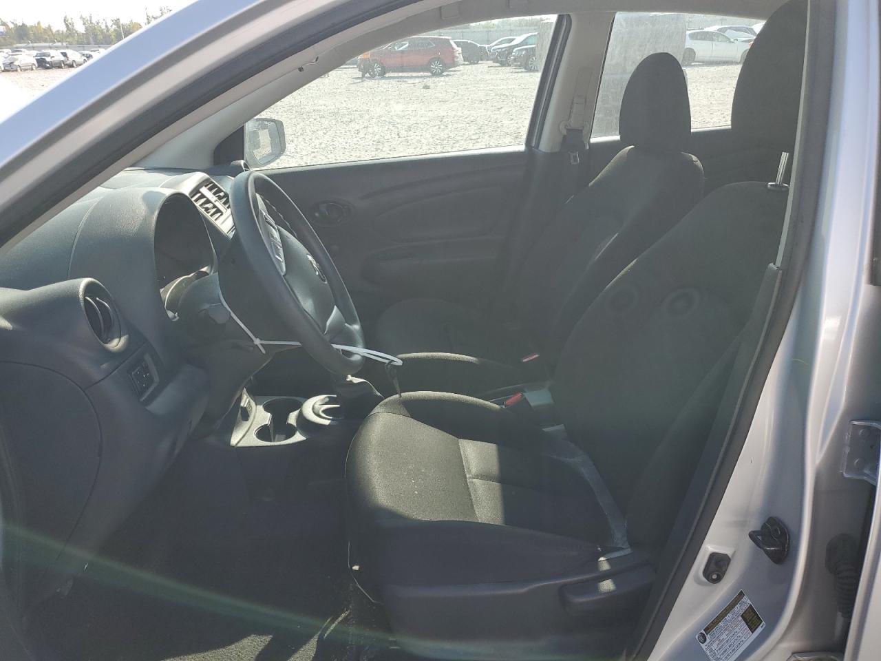 2019 Nissan Versa S VIN: 3N1CN7APXKL825670 Lot: 81303135
