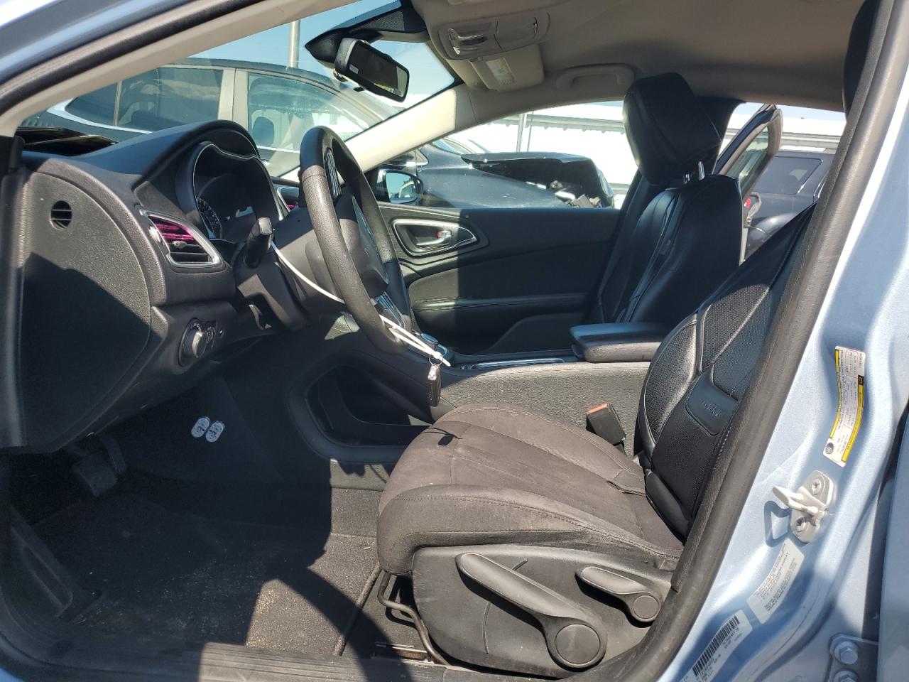 2015 Chrysler 200 Limited VIN: 1C3CCCAB5FN655972 Lot: 81247215