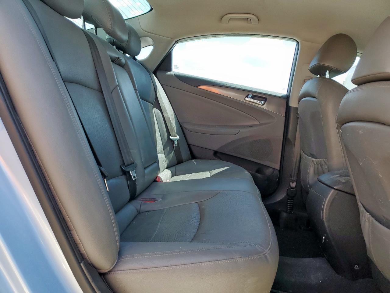 2015 Hyundai Sonata Hybrid VIN: KMHEC4A45FA125564 Lot: 80617075