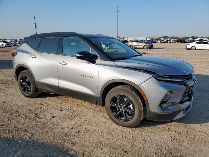  CHEVROLET BLAZER 2024 Серебристый