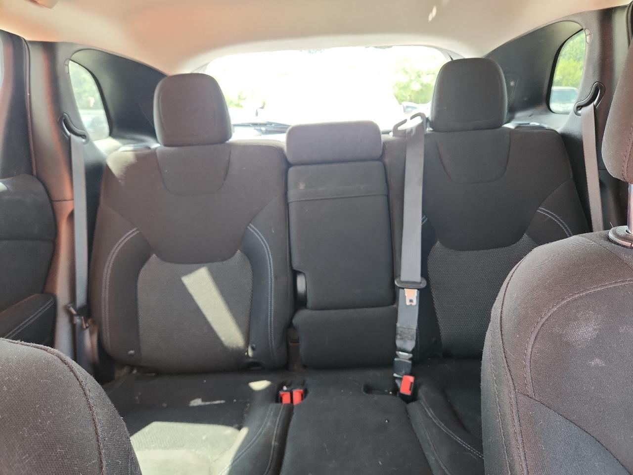 2019 Jeep Cherokee Latitude VIN: 1C4PJLCX4KD313022 Lot: 80923555