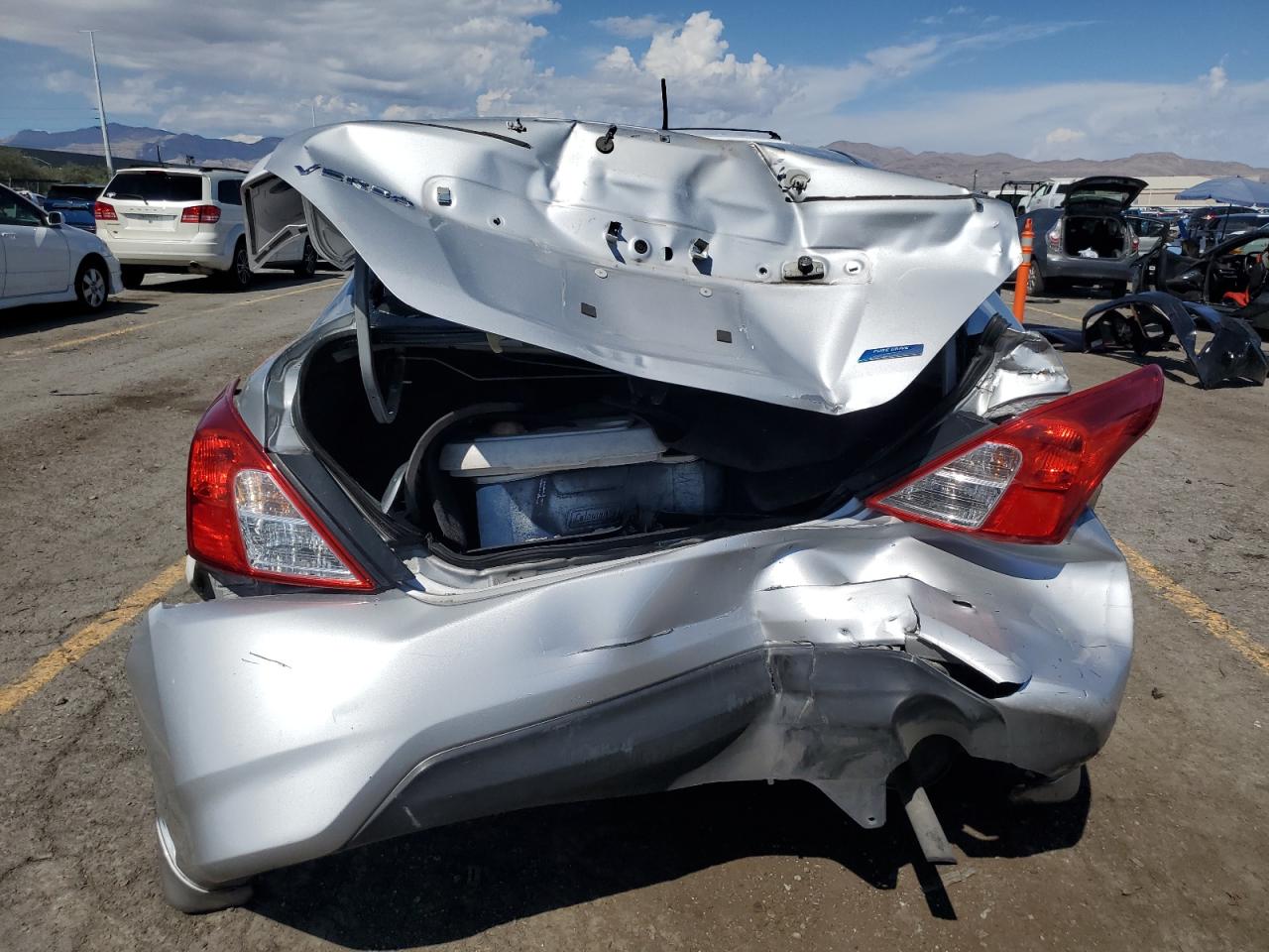 2015 Nissan Versa S VIN: 3N1CN7AP4FL887295 Lot: 84005075