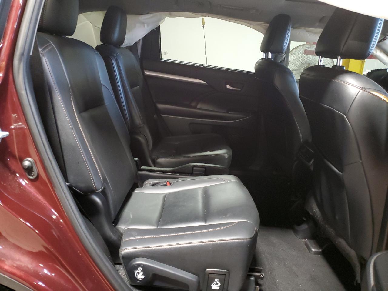 2019 Toyota Highlander Se VIN: 5TDJZRFH5KS982801 Lot: 80163525