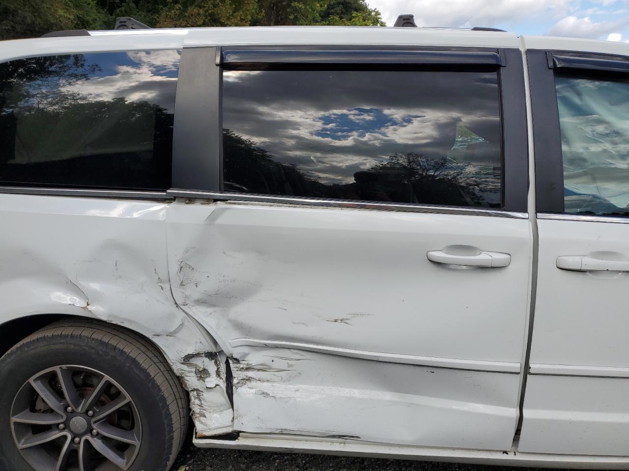 2017 Dodge Grand Caravan Sxt VIN: 2C4RDGCG7HR595993 Lot: 81436135