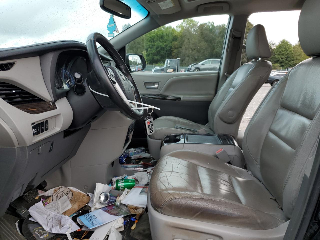 2016 Toyota Sienna Xle VIN: 5TDYK3DC2GS727327 Lot: 82152655