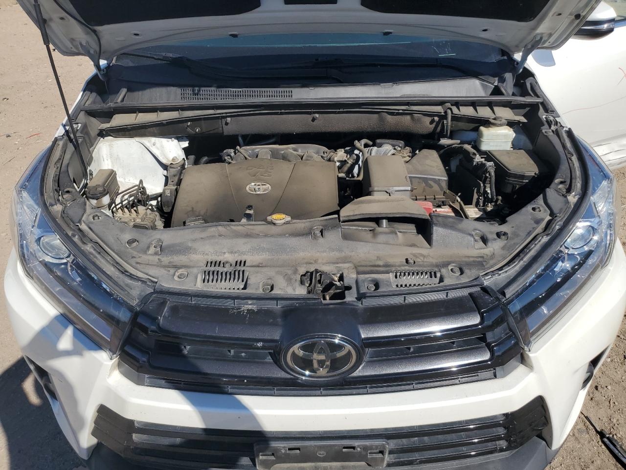 2017 Toyota Highlander Se VIN: 5TDKZRFH8HS512761 Lot: 81819605