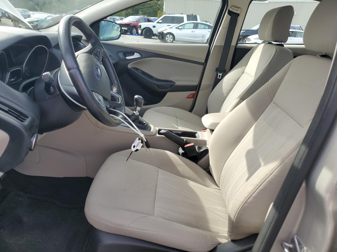 2015 Ford Focus Se VIN: 1FADP3FE9FL371804 Lot: 84203325