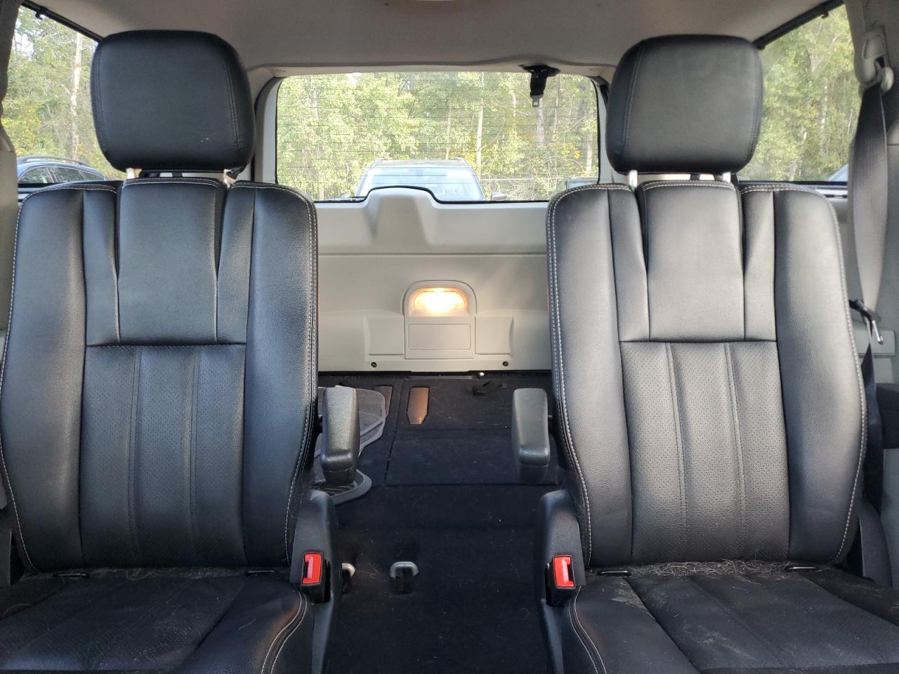 2016 Chrysler Town & Country Touring L VIN: 2C4RC1CG2GR252393 Lot: 84442585