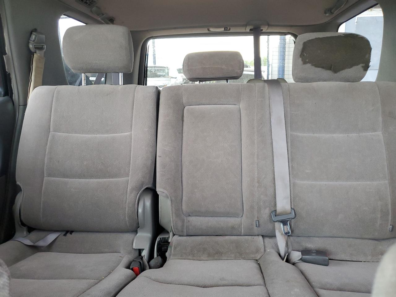2002 Toyota Sequoia Sr5 VIN: 5TDZT34A22S111801 Lot: 71919335