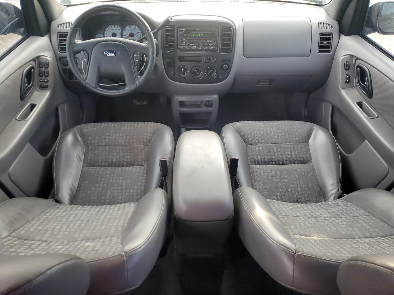 2002 Ford Escape Xls VIN: 1FMYU01122KB24689 Lot: 82047245
