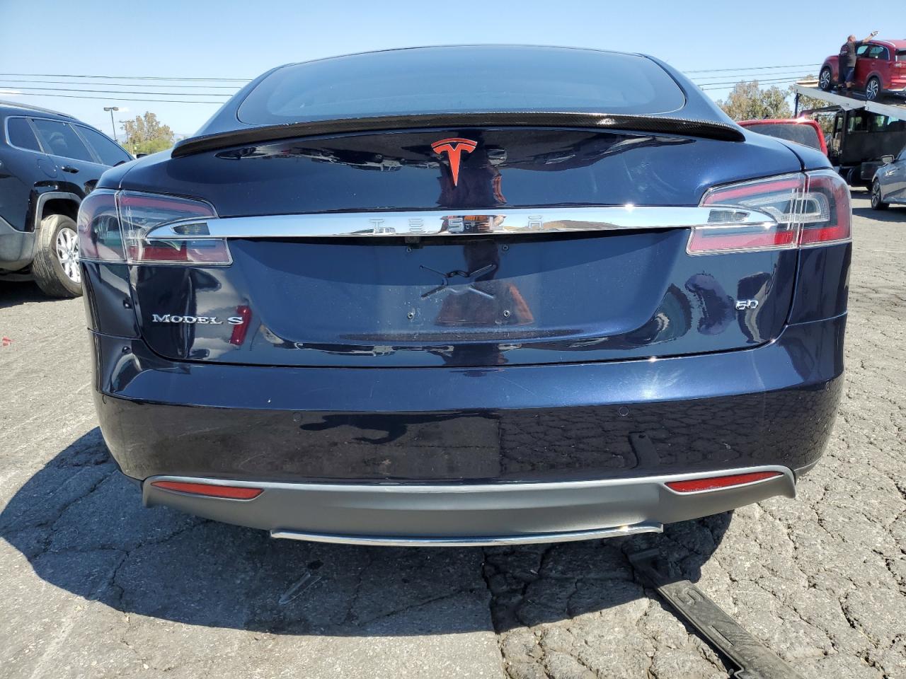 2014 Tesla Model S VIN: 5YJSA1S10EFP53683 Lot: 82171005