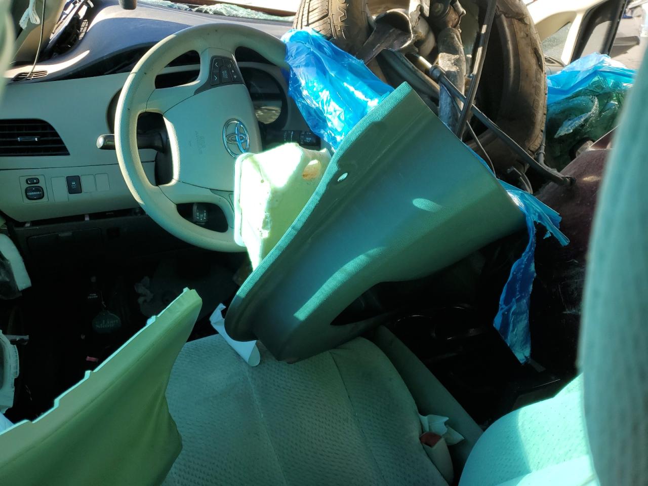 2011 Toyota Sienna Le VIN: 5TDKK3DC1BS129986 Lot: 81597005