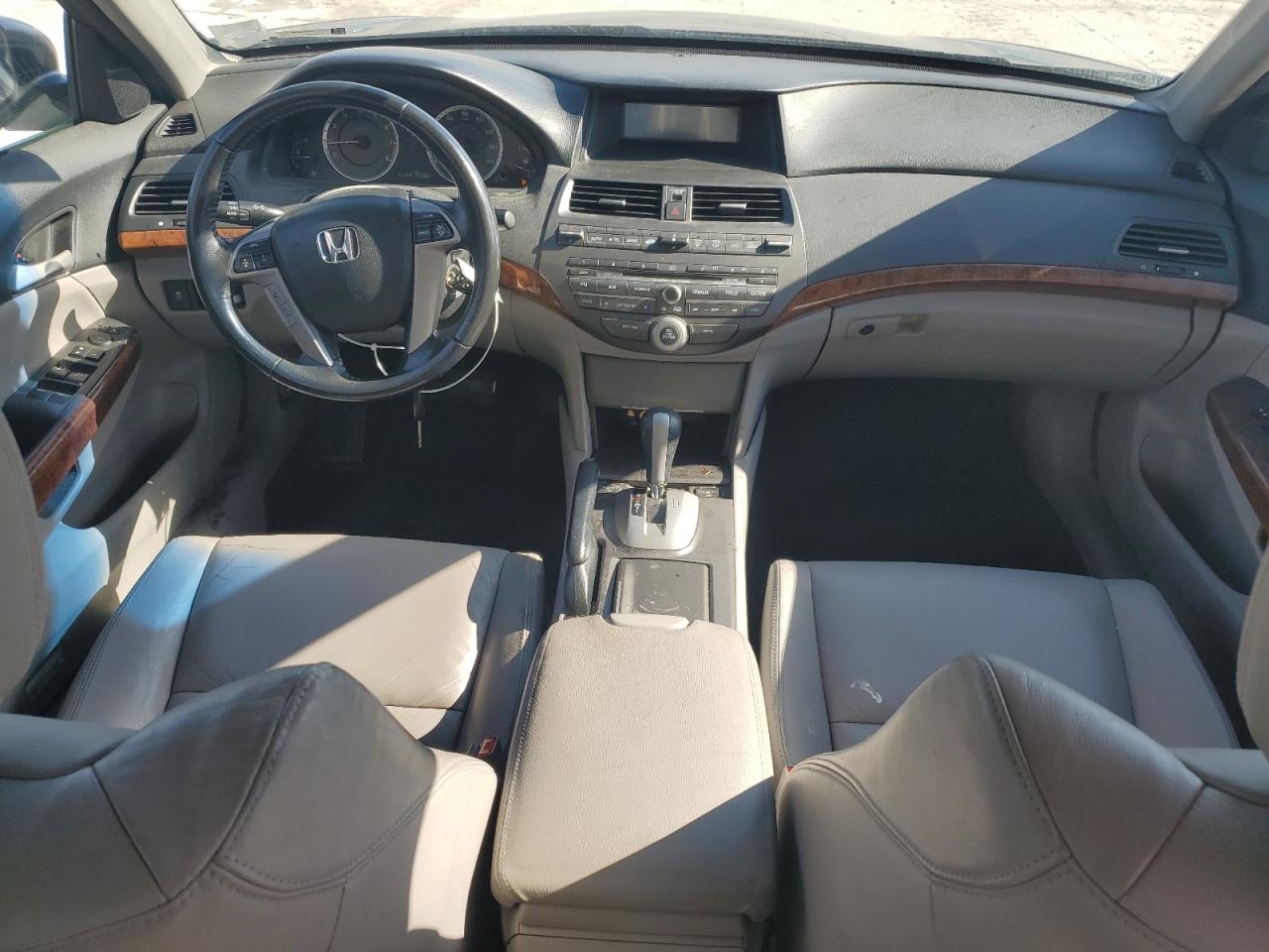 2011 Honda Accord Exl VIN: 1HGCP2F81BA131518 Lot: 84246395