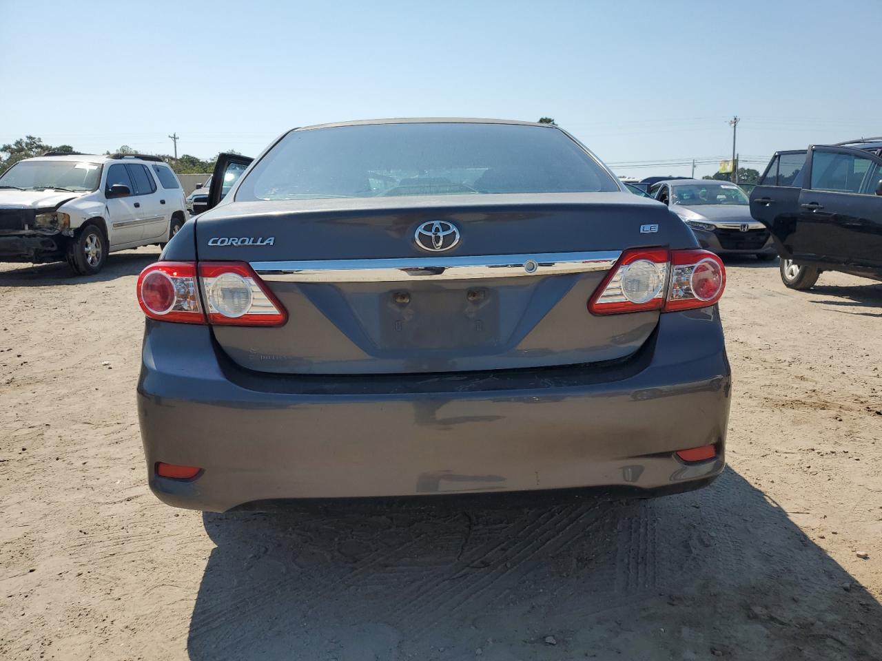 2011 Toyota Corolla Base VIN: JTDBU4EE3BJ102740 Lot: 81110875