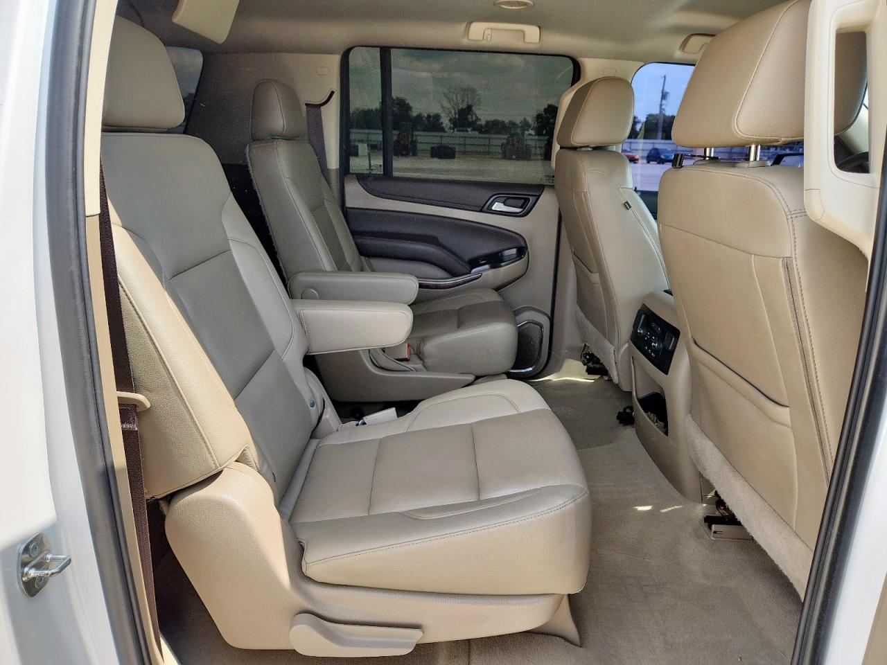 2020 Chevrolet Suburban C1500 Lt VIN: 1GNSCHKC5LR142194 Lot: 81393325