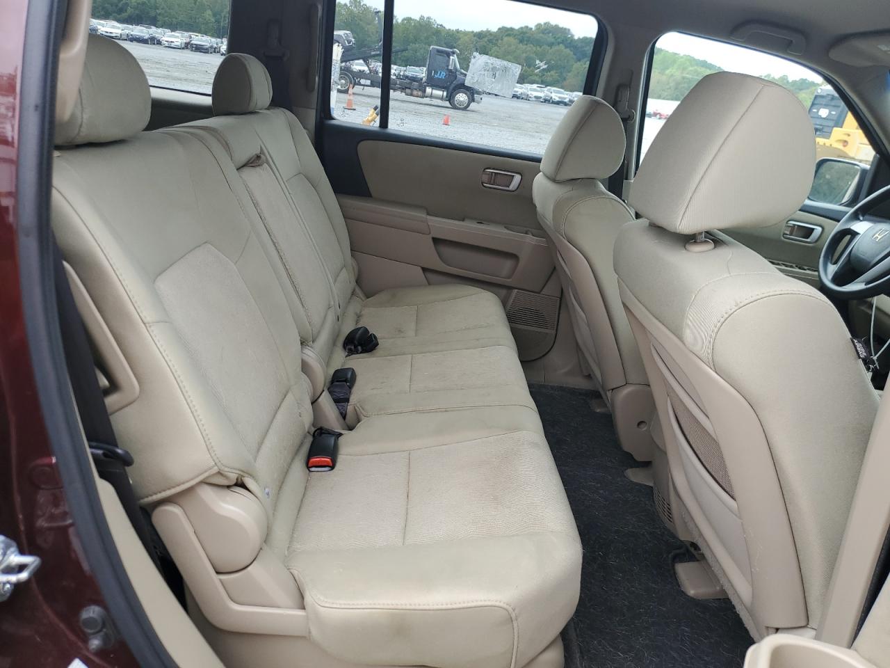 2011 Honda Pilot Lx VIN: 5FNYF3H21BB030265 Lot: 83828705