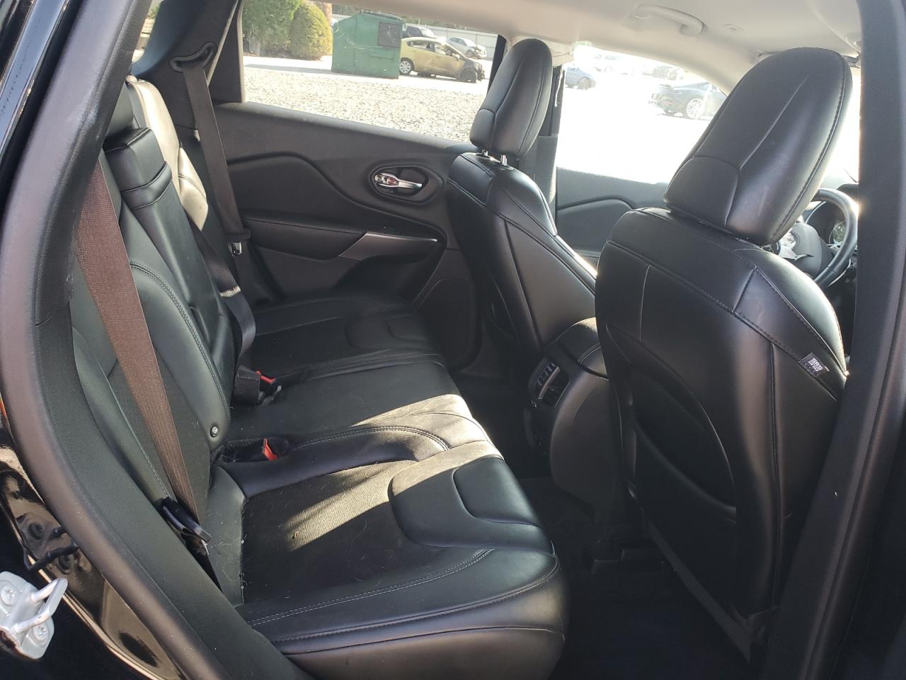 2019 Jeep Cherokee Latitude Plus VIN: 1C4PJMLB5KD195220 Lot: 71966205