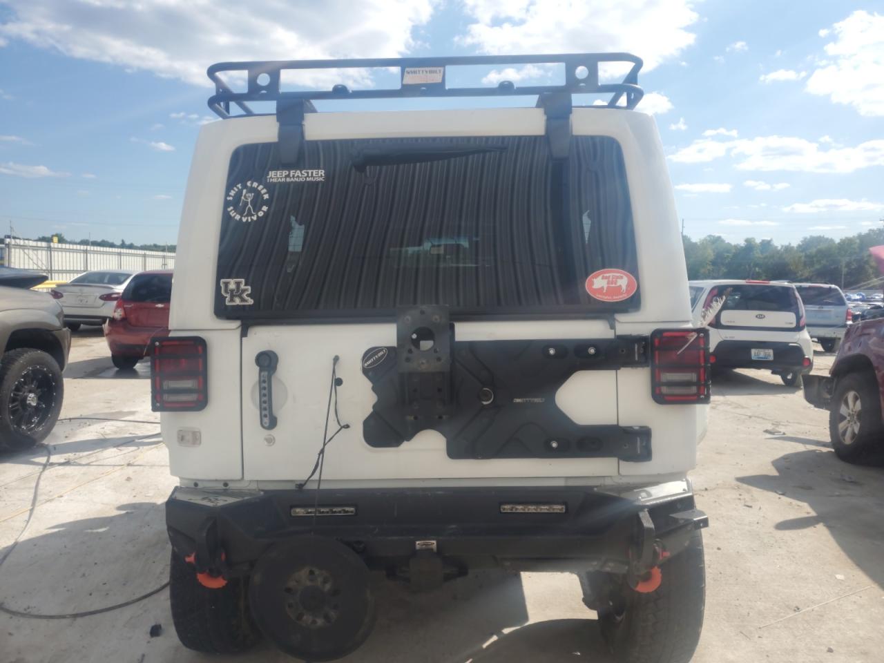 2016 Jeep Wrangler Unlimited Sahara VIN: 1C4BJWEG2GL304390 Lot: 72016345