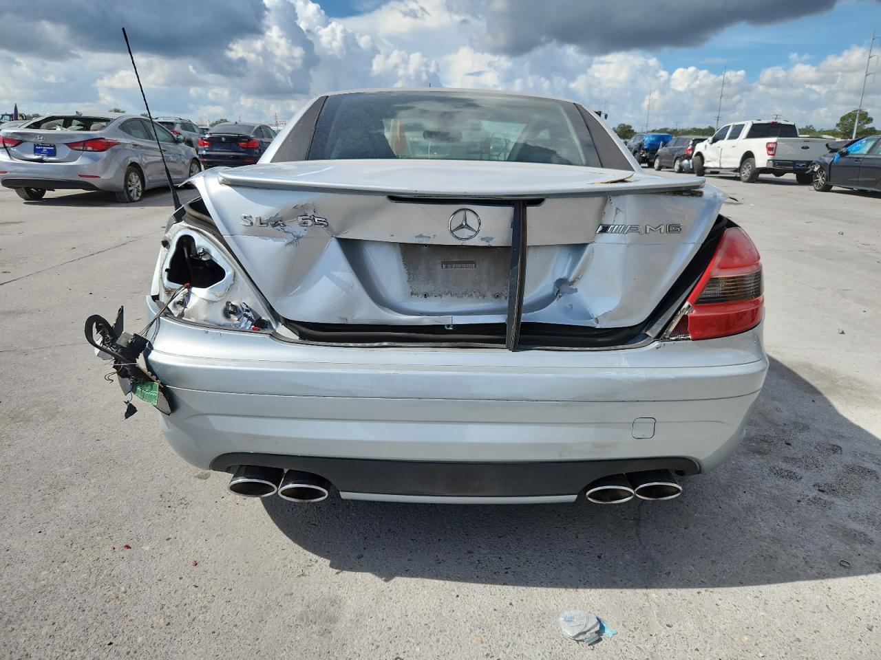 2005 Mercedes-Benz Slk 55 Amg VIN: WDBWK73F35F058698 Lot: 81609235