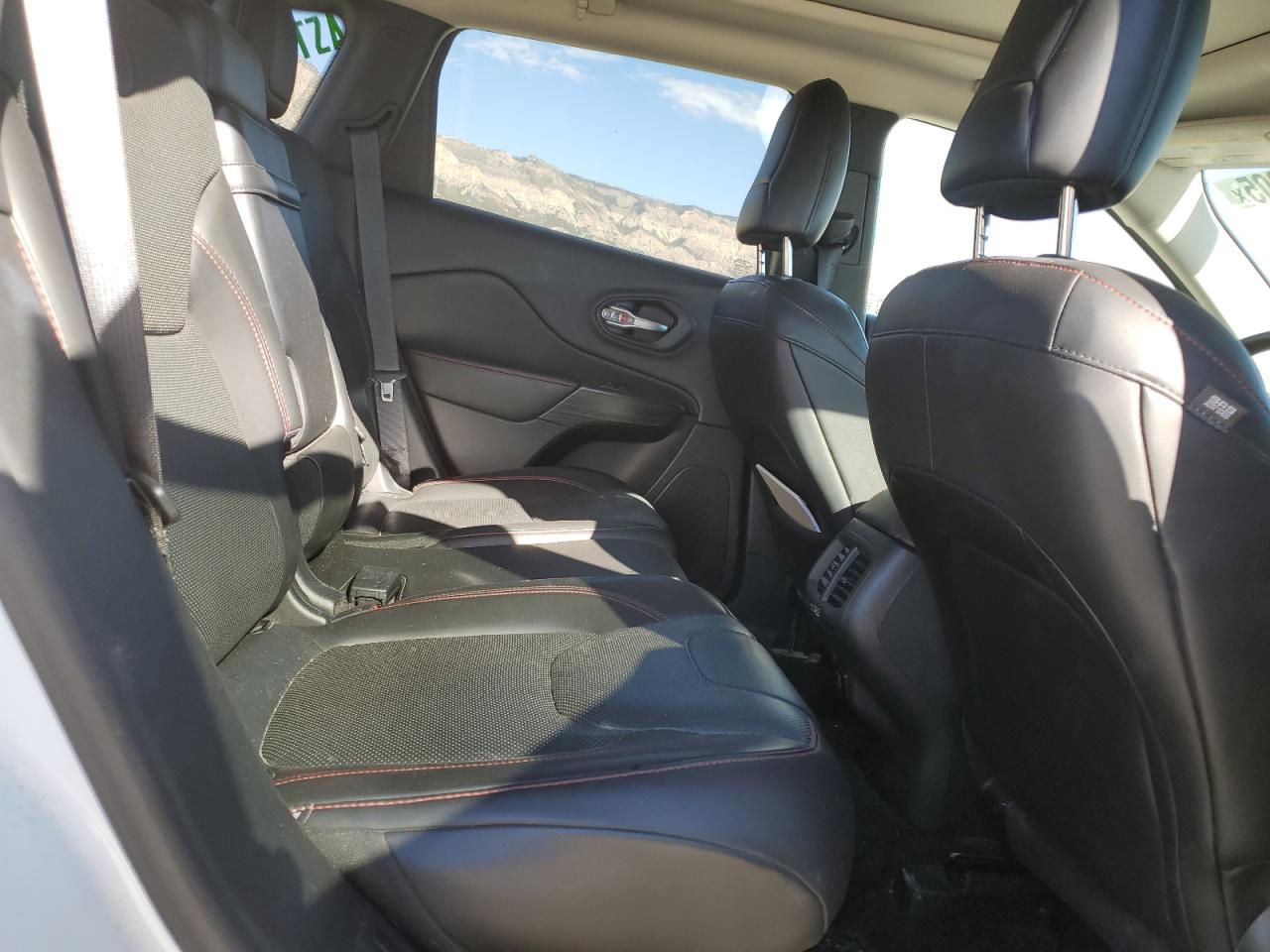 2015 Jeep Cherokee Trailhawk VIN: 1C4PJMBS7FW716661 Lot: 81907905