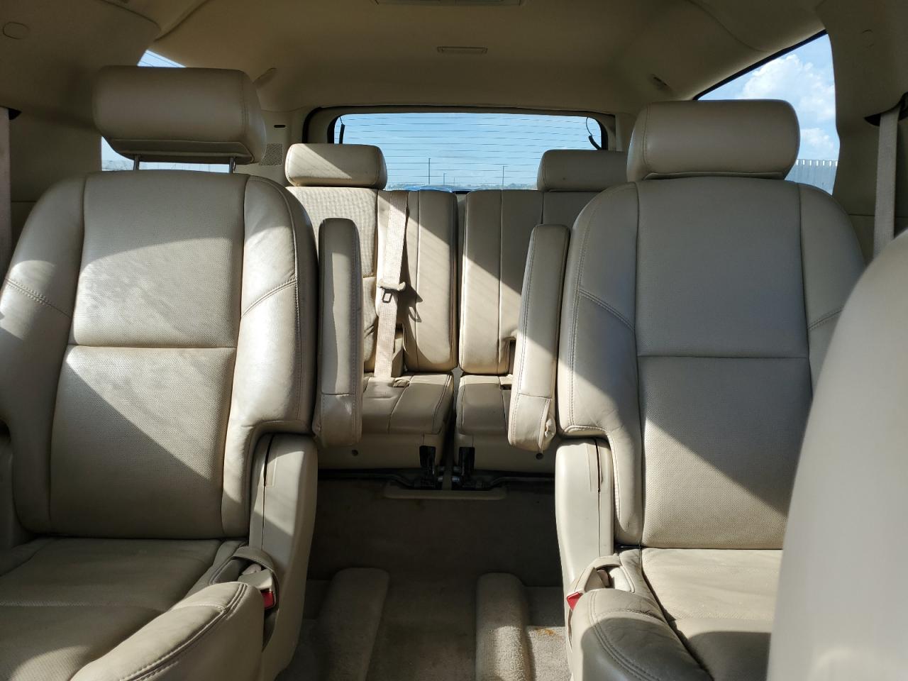 2009 Cadillac Escalade Esv Luxury VIN: 1GYFK26249R218650 Lot: 84209015